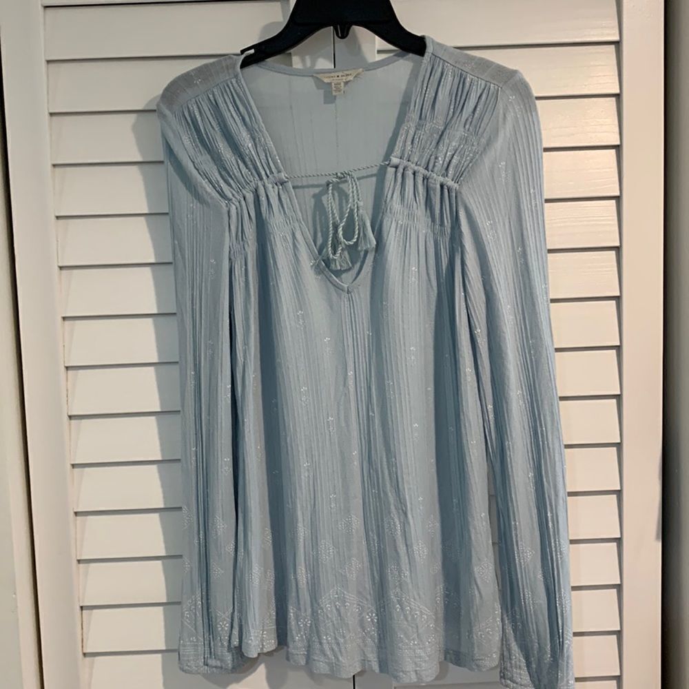 Lucky Brand Baby Blue ribbed blouse medium